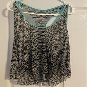 Medium cropped workout/regular day wear shirt